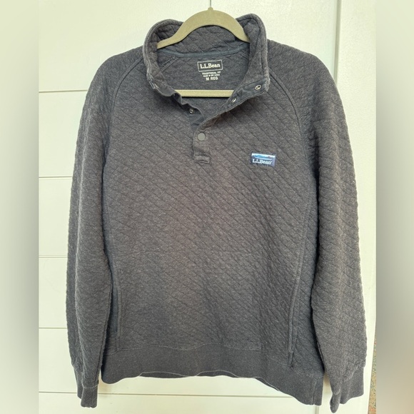 L.L. Bean Other - L.L. Bean Men's Grey Quilted Mockneck Sweatshirt
Size Medium
